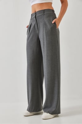 Weite Faltenhose mit Klettverschluss