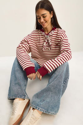 Gestreiftes Kapuzen-Sweatshirt mit Kordelzug