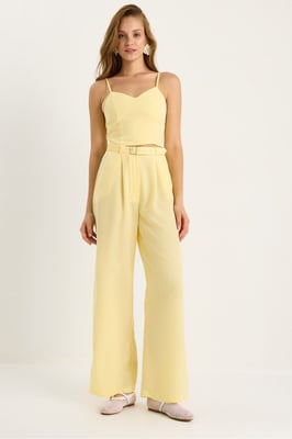 V-Ausschnitt Bluse und weit geschnittene Hose Set