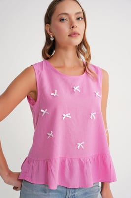 Bluse mit Rundhalsausschnitt und Schleifendetail