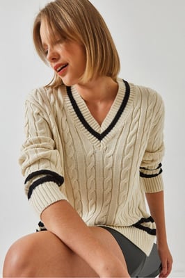 V-Ausschnitt Rippstrickpullover mit Baklava-Muster