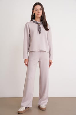 Crew-Neck Strickaktivset mit Sweatshirt und Hose
