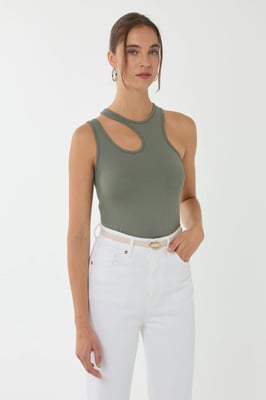 Asymmetrisches Kragen-Crop-Top