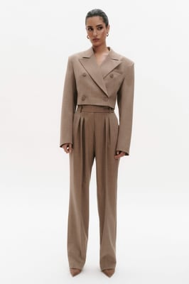 BENU Damen Kurzer Karamell Blazer