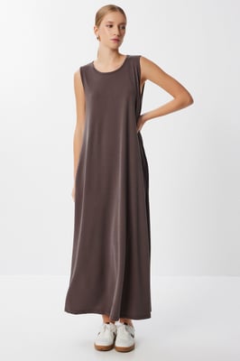 Lässiges, lockeres Midi-Kleid mit Taschen