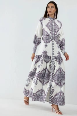 Maxikleid mit Paisleydruck, Gürtel und Hemdkragen