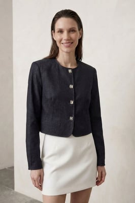 Maßgeschneiderte Kurzjacke mit Knopfschluss
