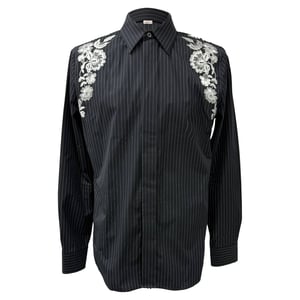 Alexander McQueen Besticktes Nadelstreifenhemd aus schwarzer Baumwolle
