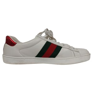 Gucci Ace Bee Low-Top-Sneaker aus weißem Leder