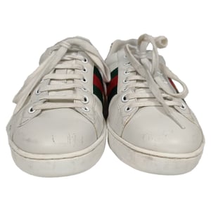 Gucci Ace Bee Low-Top-Sneaker aus weißem Leder