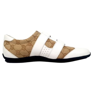 Gucci GG Sneaker mit doppeltem Klettverschluss aus beigefarbenem beschichtetem Canvas