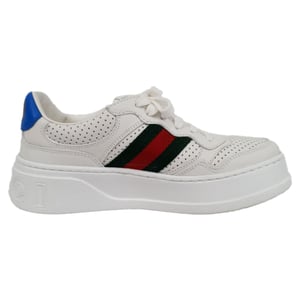 Gucci Chunky B Sneakers aus weißem Leder