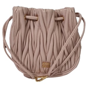 Miu Miu Matelassé Bucket Bag aus rosa Leder