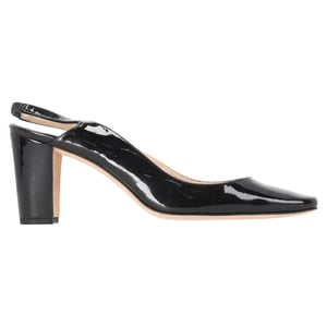 Manolo Blahnik Pumps mit mandelförmiger Zehenpartie und Slingback aus schwarzem Lackleder