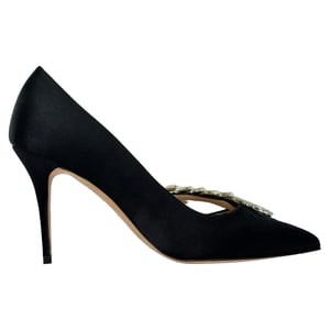Manolo Blahnik Nadira Verzierte Pumps aus schwarzem Satin
