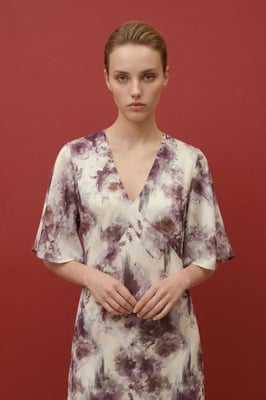 Abstraktes Print-Midi-Kleid