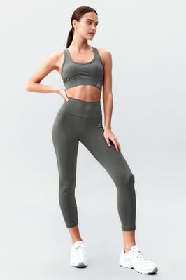 Ärmelloses Sportset mit Leggings