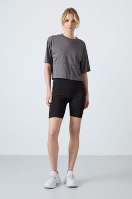 Hochtaillierte Sportleggings mit Shorts