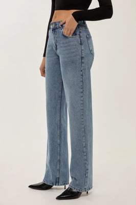 Gerade geschnittene Jeans mit mittlerer Leibhöhe
