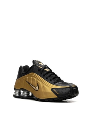 Shox R4 Sneakers