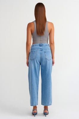Hochtaillierte Ballon-Capri-Jeans
