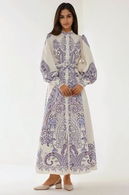 Bedrucktes Maxikleid mit langen Ärmeln und Gürtel