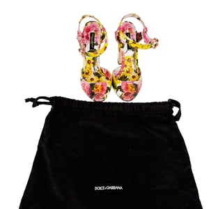 Dolce & Gabbana Floral-Print Peeptoe Sandalen in mehrfarbigem Canvas