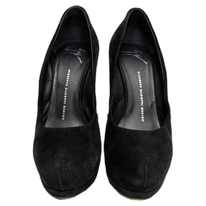 Giuseppe Zanotti Plateau-Pumps mit runder Spitze aus schwarzem Wildleder