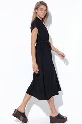 Strukturiertes Maxikleid mit Gürtel