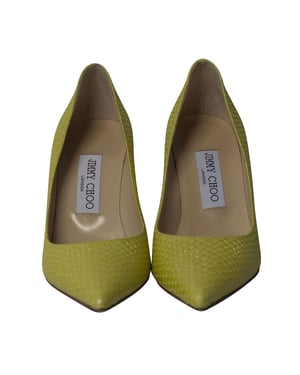Jimmy Choo Agnes Perlenverzierte Schlangenleder-Pumps aus gelbem Leder