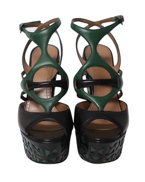 Alaia Laser-Cut Korbgeflecht Wedges aus grüner Leder