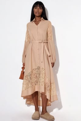 Besticktes Midi-Wickelkleid