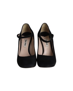 Miu Miu Keilpumps aus schwarzem Wildleder