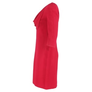 Alexander McQueen 3/4-Ärmel-Kleid mit Wasserfallausschnitt, knielang, aus roter Wolle