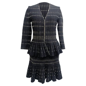 Alexander McQueen Gestreiftes Peplum-Cardigan- und Midirock-Set aus schwarzer Viskose