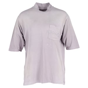 Maison Margiela T-Shirt mit handgeschriebenem Logo aus lila Baumwolle