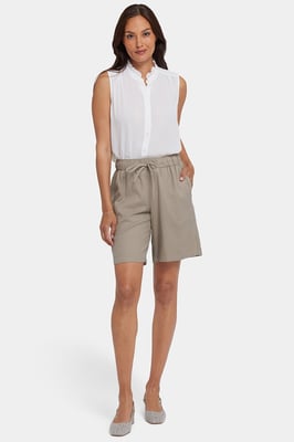 Luftige Bermuda-Shorts aus Stretch-Leinen