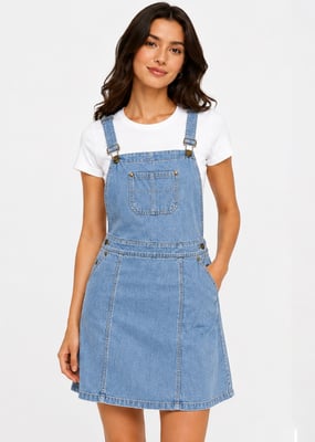 Hellblaues Latzkleid aus Denim