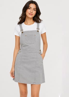 Graues Skater-Mini-Kleid aus Wildleder mit quadratischem Ausschnitt und Latz