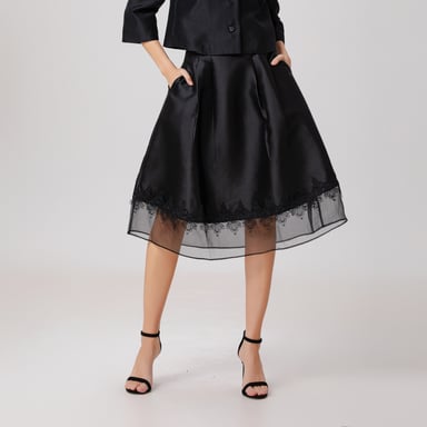 Rock aus Organza und Taft mit Spitzenbesatz