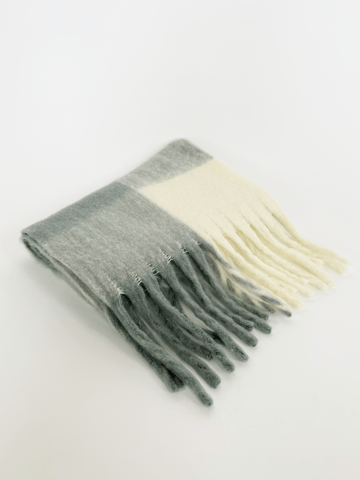Chunky Grey and White Check Scarf