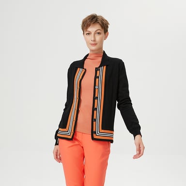 Strickjacke mit kontrastierenden Kanten