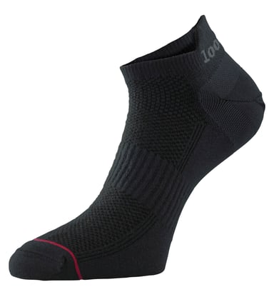1000 Mile - Herren Ultimate Low Cut Doppel-Lagen Feuchtigkeitsableitende Trainingssocken - Schwarz