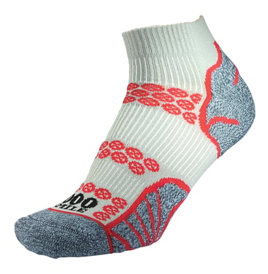1000 Mile - Herren Lite Knöchelsocken mit doppelter Schicht für das Laufen - Silber / Rot