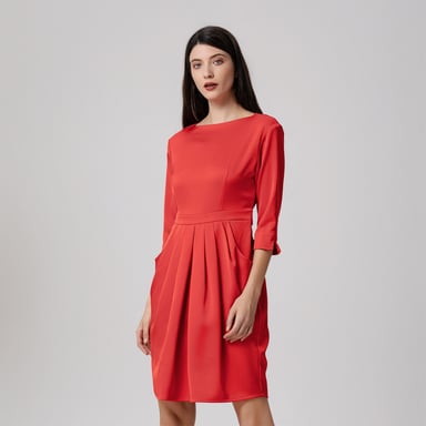 Geripptes Kleid mit Falten