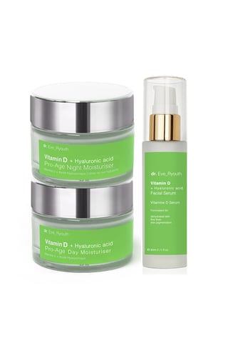 Vitamine D + Acide hyaluronique Pro-Age Crème de nuit 50 ml + Vitamine D + Acide hyaluronique Pro-Age Crème de jour 50 ml + Vitamine D + Acide hyaluronique Sérum Pro-Age 60 ml
