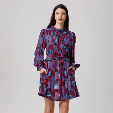 Kurzes Blusenkleid mit grafischem Print