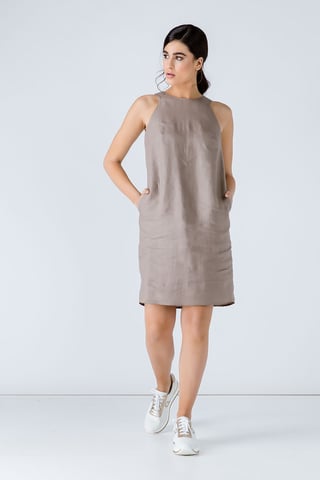 Taupefarbenes ärmelloses Sackkleid