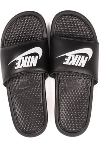 Nike Benassi Slip On Sliders in Schwarz/Weiß