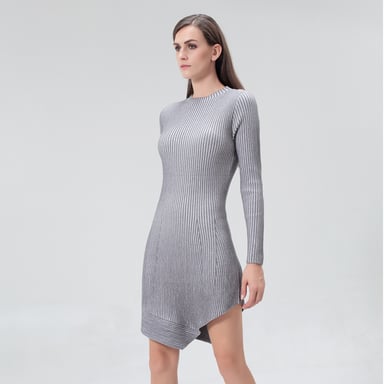 Asymmetrisches kurzes Kleid aus Rippenstrick